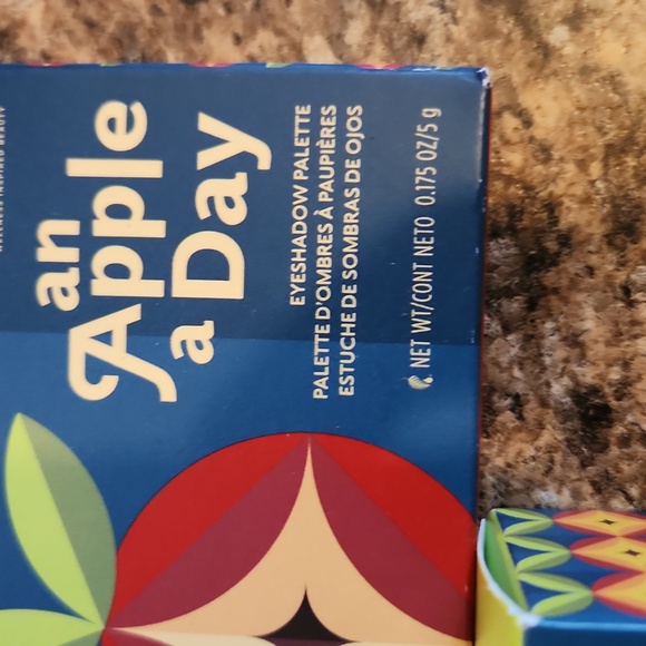 SEI BELLA AN APPLE A DAY FULL COLLECTION - Picture 6 of 6